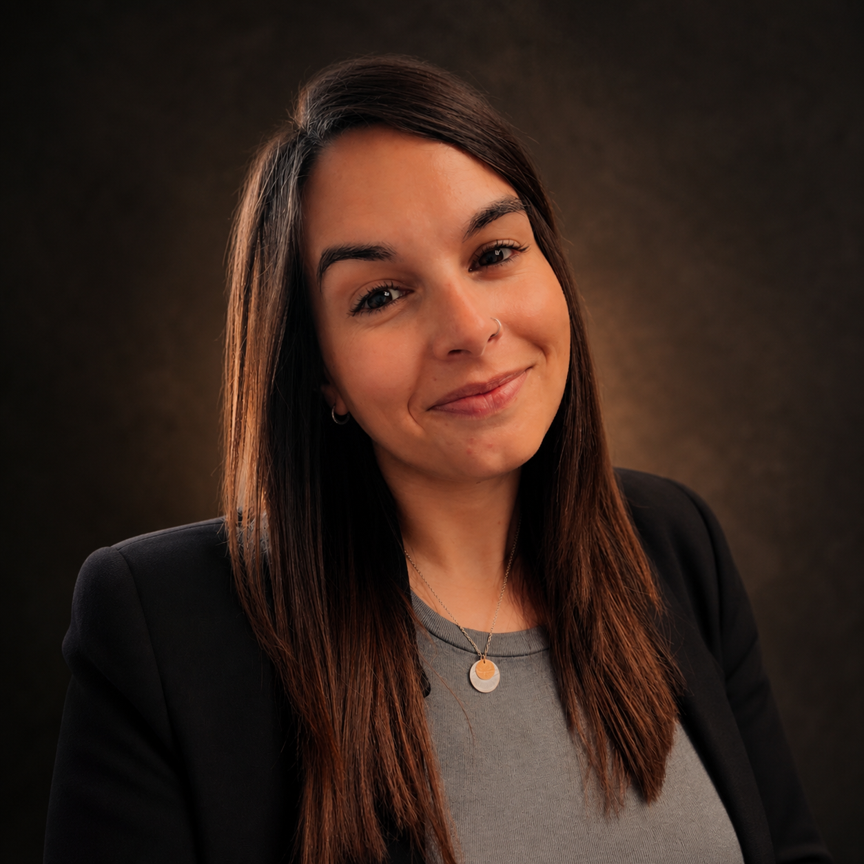 Porträt von Myriam, Gründerin der nova sales academy